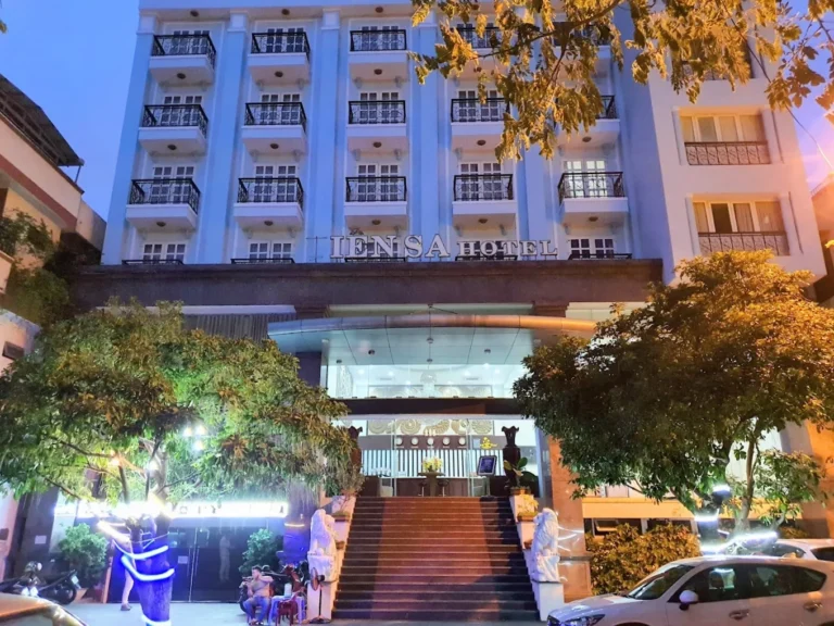 다낭 텐프로 가라오케의 화려한 VIP 룸 시설 - 이프로가 보증하는 내상 제로 수질