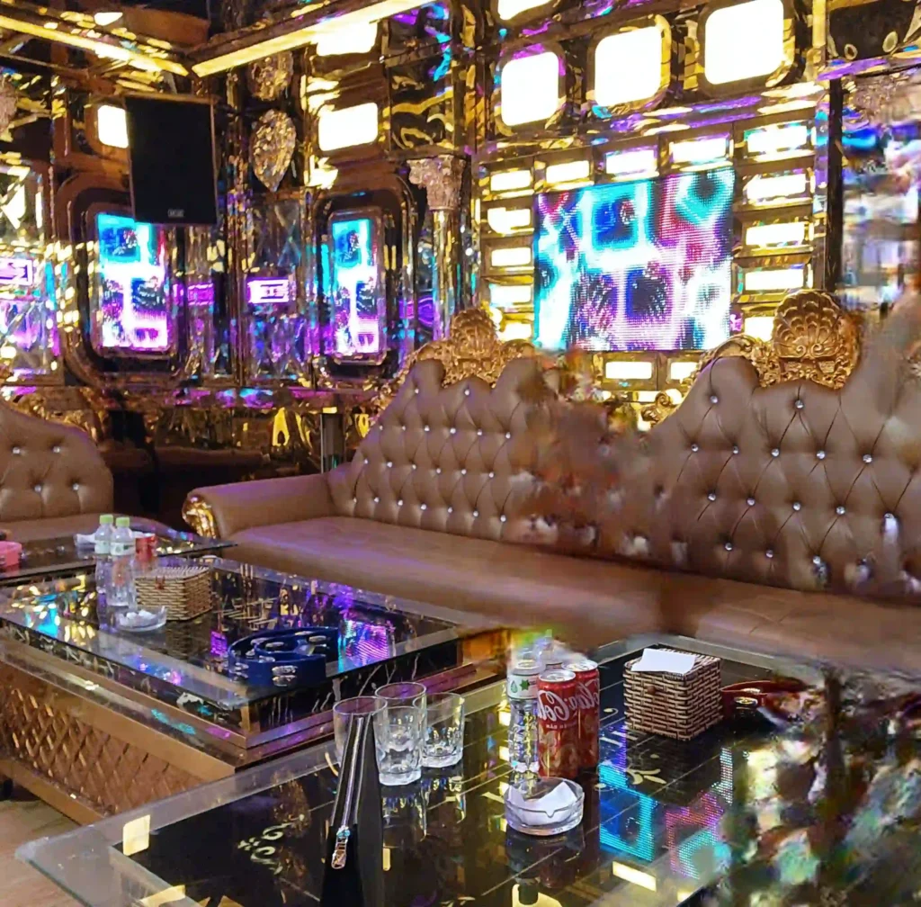 다낭 벤츠 가라오케 내부 LED 룸 2026